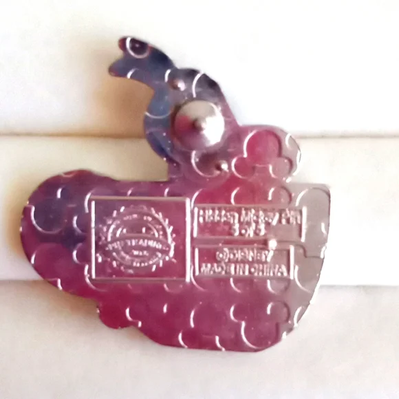 DISNEY HIDDEN MICKEY DONALD DUCK COFFEE CUP PIN - Picture 3 of 5